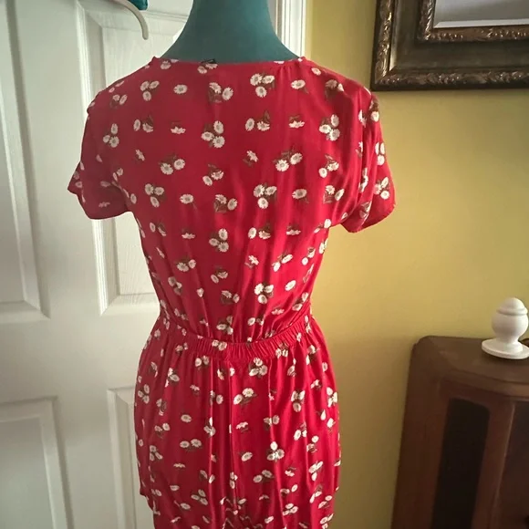 Red floral tie front romper - Picture 4 of 8